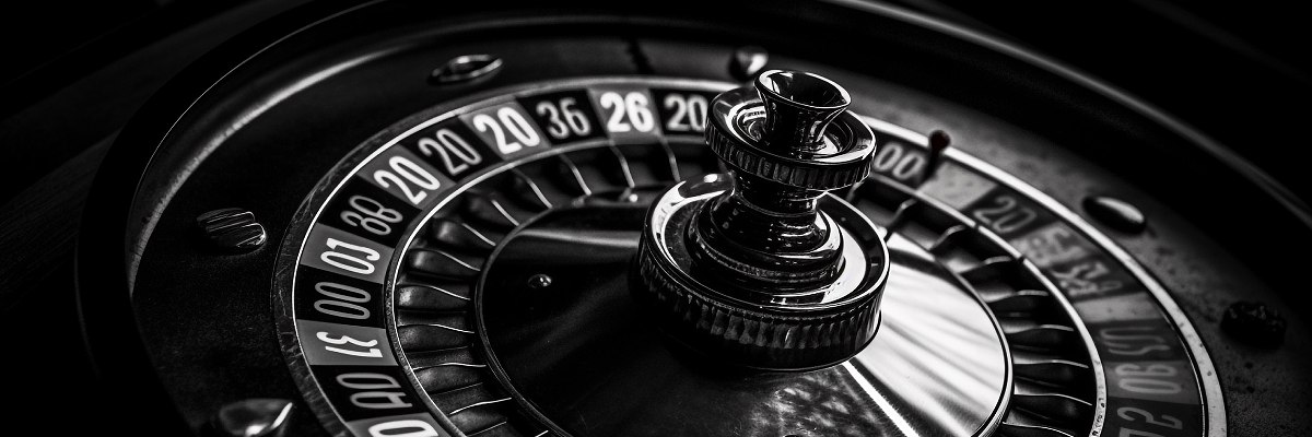 Banner post : Should you bet on number 35 or 35 numbers in roulette?