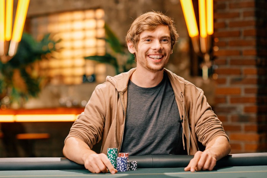 Fedor Holz poker player