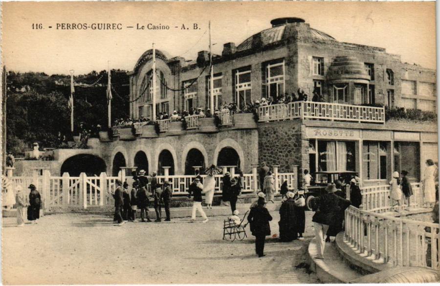 Postcard of the casino in Perros-Guirec many years ago