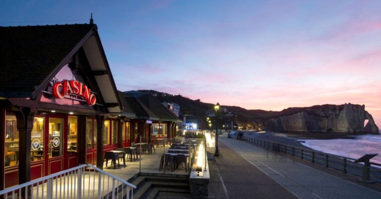 Casino joa in Étretat