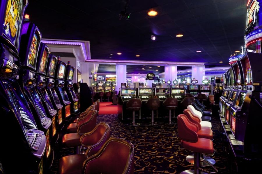 Casino Barrière Enghien les Bains gaming room